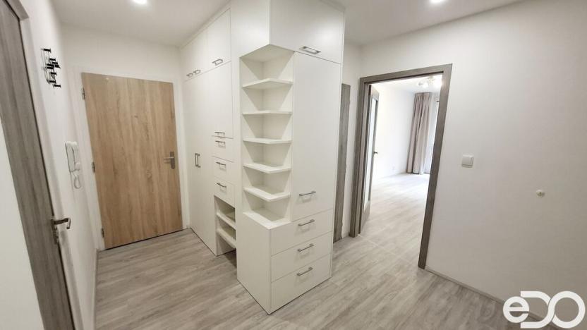 Pronájem bytu 3+kk, Praha, Mlékárenská, 81 m2