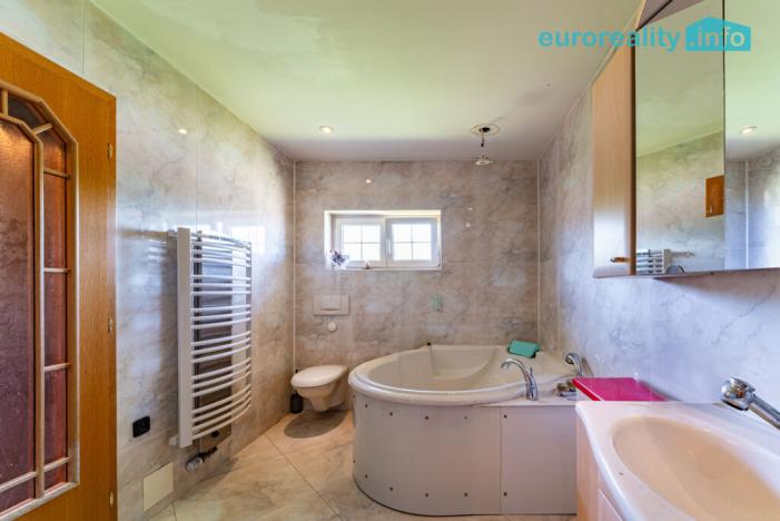 Prodej rodinného domu, Aš, Březová, 210 m2