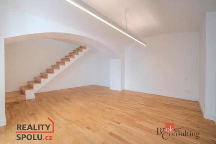 Prodej bytu 2+kk, Praha - Nusle, Jaromírova, 71 m2