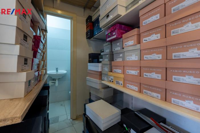 Prodej obchodního prostoru, Karlovy Vary, Zámecký vrch, 30 m2