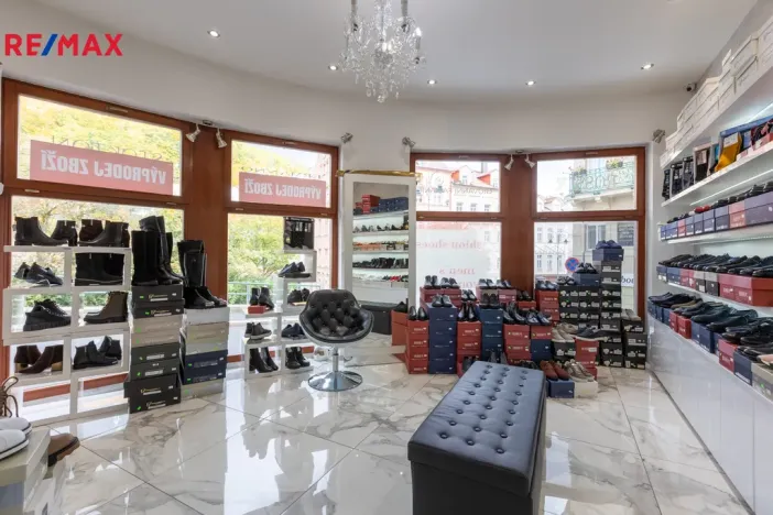 Prodej obchodního prostoru, Karlovy Vary, Zámecký vrch, 30 m2