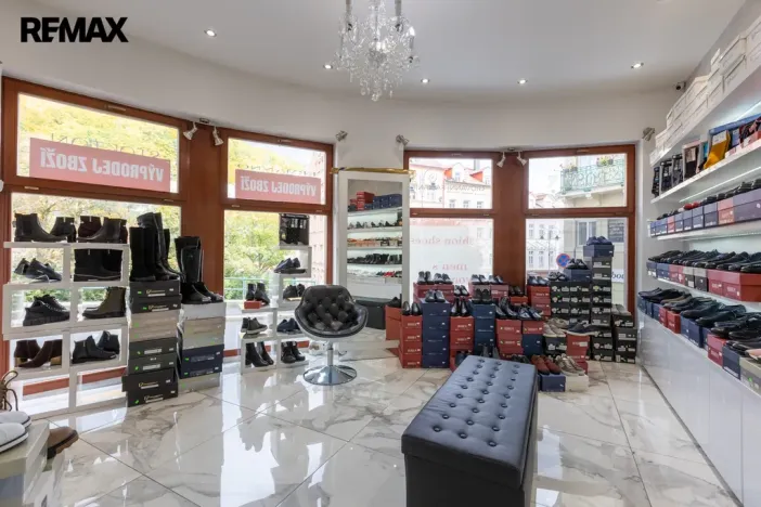 Prodej obchodního prostoru, Karlovy Vary, Zámecký vrch, 30 m2