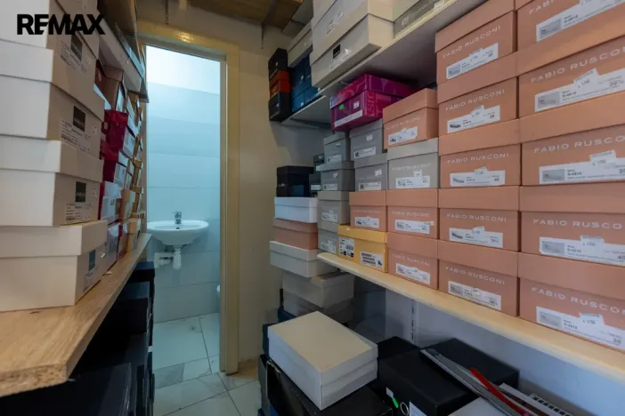 Prodej obchodního prostoru, Karlovy Vary, Zámecký vrch, 30 m2