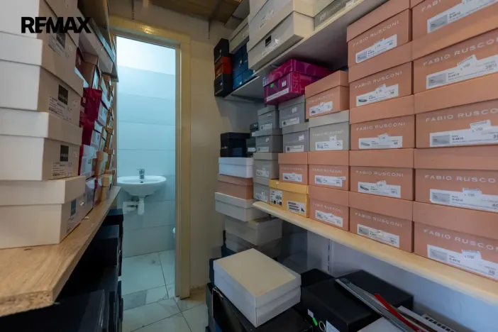 Prodej obchodního prostoru, Karlovy Vary, Zámecký vrch, 30 m2