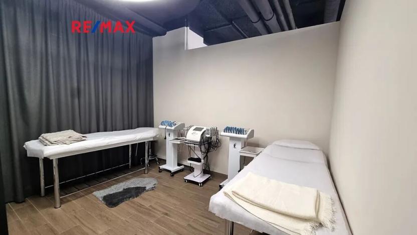 Pronájem obchodního prostoru, Praha - Karlín, Sokolovská, 165 m2