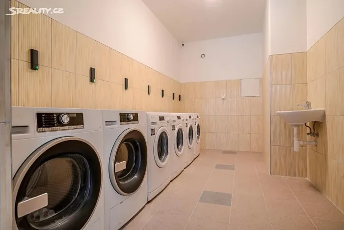 Pronájem bytu 1+kk, Praha - Hlubočepy, Na Zlíchově, 14 m2