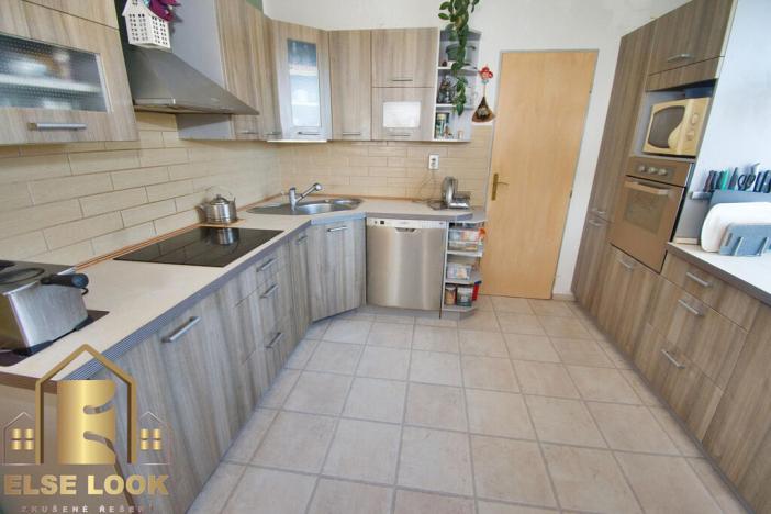 Prodej bytu, Jeníkovice, 228 m2