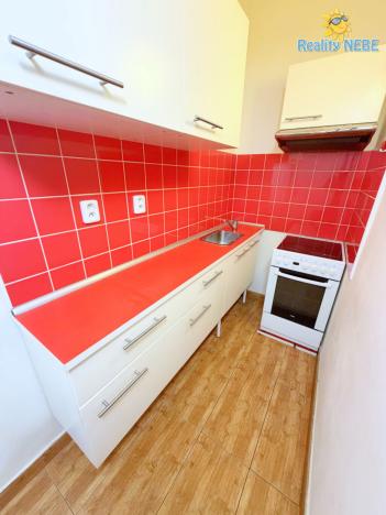 Pronájem bytu 1+kk, Praha - Nusle, Na Veselí, 29 m2