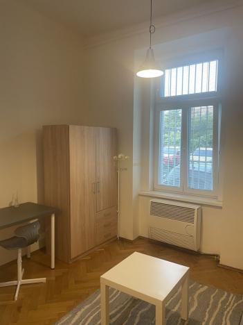 Pronájem bytu 1+kk, Praha - Vršovice, Holandská, 17 m2