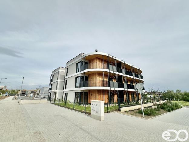 Pronájem bytu 3+kk, Praha, Ujgurská, 57 m2