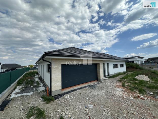 Prodej rodinného domu, Křenice, V Kukli, 302 m2