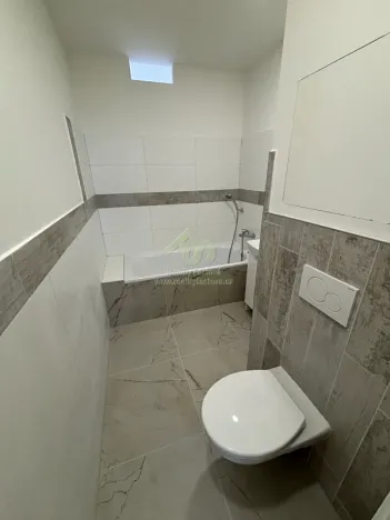 Pronájem bytu 2+1, Hrádek, 1. máje, 53 m2