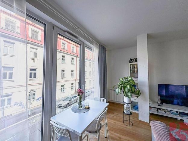 Pronájem bytu 2+kk, Praha - Michle, Pod Stárkou, 40 m2