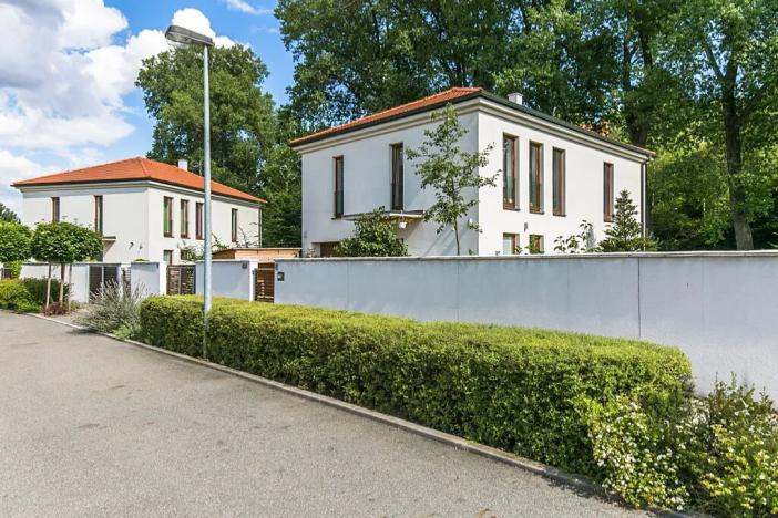 Pronájem vily, Statenice, 180 m2