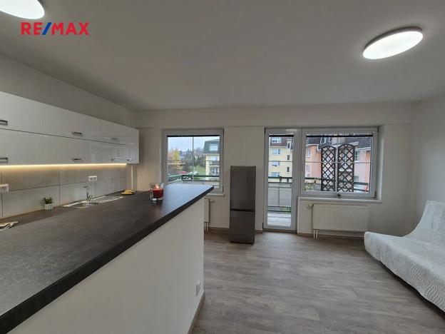 Pronájem bytu 2+kk, Kladno, Vojtěcha Lanny, 51 m2