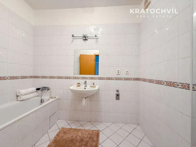 Prodej bytu 3+kk, Vestec, U Strouhy, 66 m2