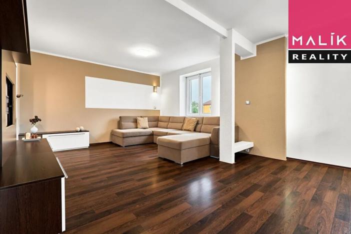 Prodej bytu 3+1, Ostrov, Hlavní třída, 76 m2