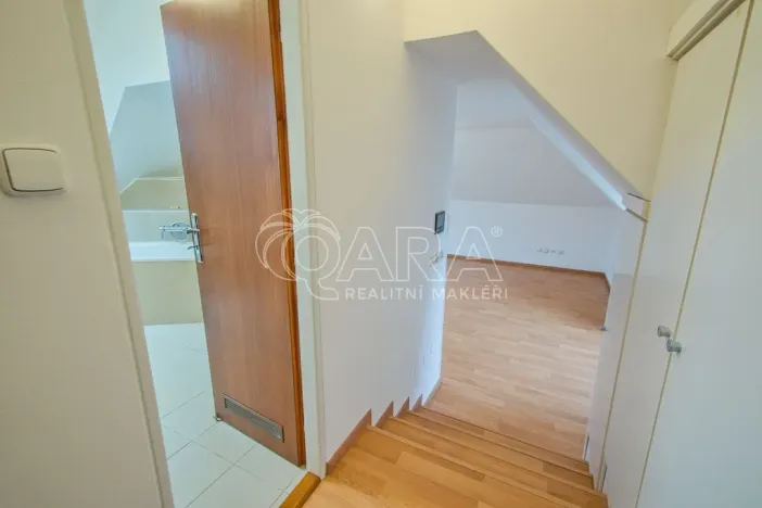 Pronájem rodinného domu, Praha - Kunratice, Ke hrádku, 417 m2