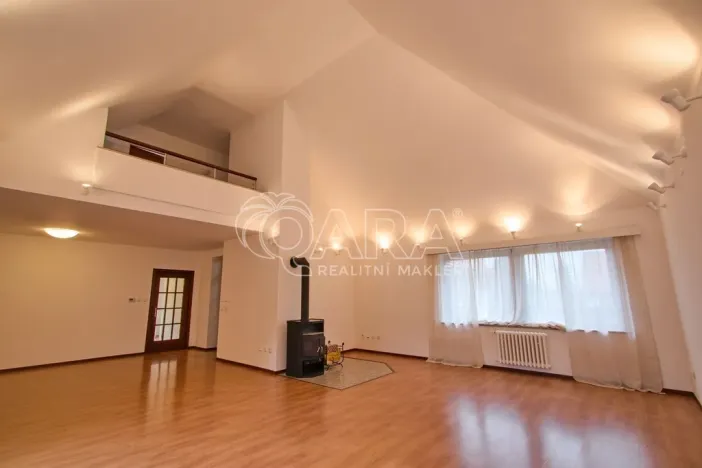 Pronájem rodinného domu, Praha - Kunratice, Ke hrádku, 417 m2