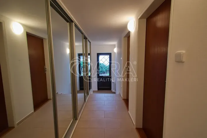 Pronájem rodinného domu, Praha - Kunratice, Ke hrádku, 417 m2