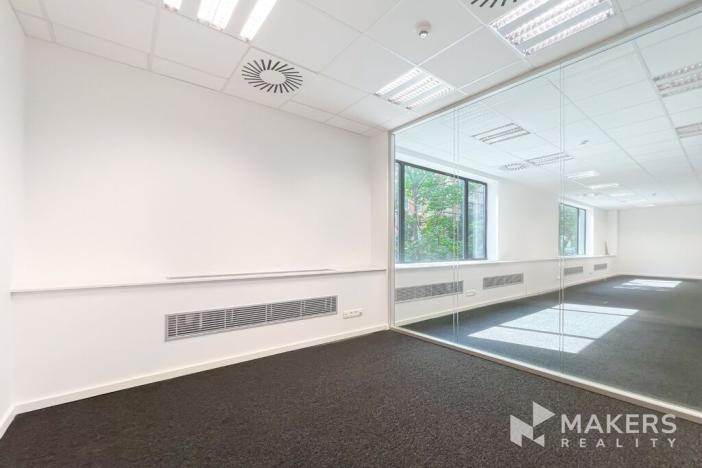 Pronájem kanceláře, Praha - Karlín, Thámova, 278 m2