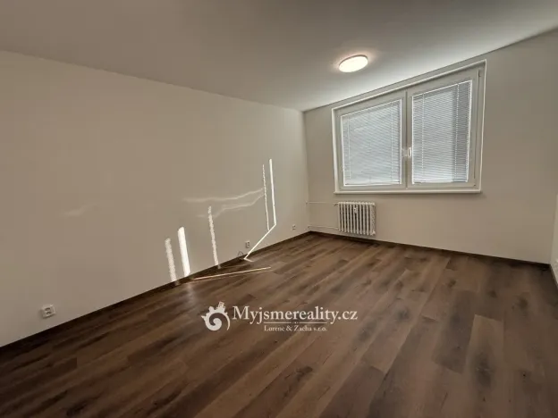 Pronájem bytu 1+1, Zlín, Dřevnická, 32 m2