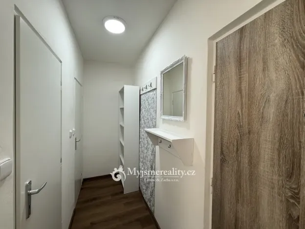 Pronájem bytu 1+1, Zlín, Dřevnická, 32 m2