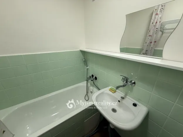 Pronájem bytu 1+1, Zlín, Dřevnická, 32 m2