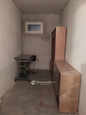 Pronájem bytu 1+1, Zlín, Dřevnická, 32 m2