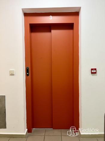 Pronájem bytu 1+kk, Karlovy Vary - Stará Role, Kryzánkova, 34 m2