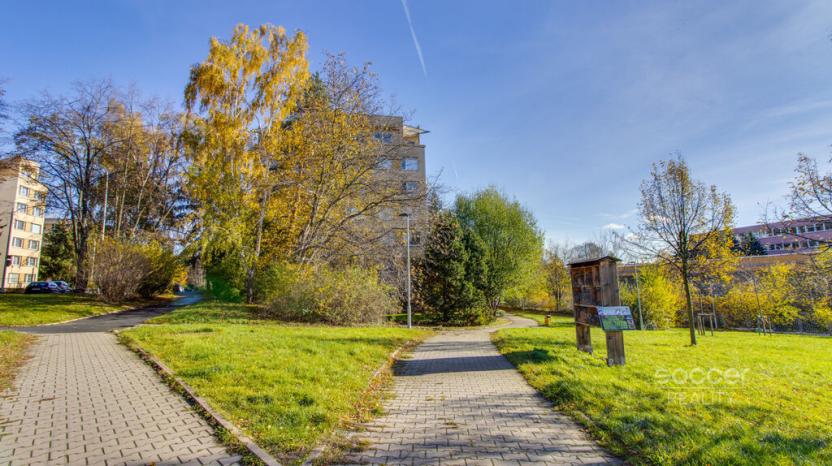 Prodej bytu 3+1, Praha - Kobylisy, Šimůnkova, 63 m2