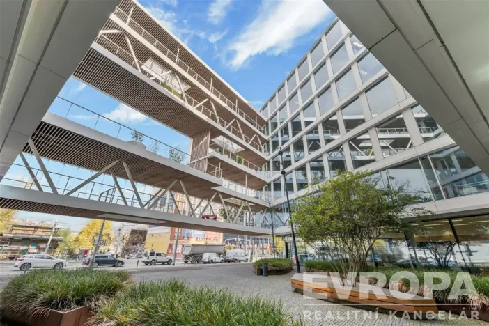 Pronájem kanceláře, Praha - Holešovice, Plynární, 670 m2