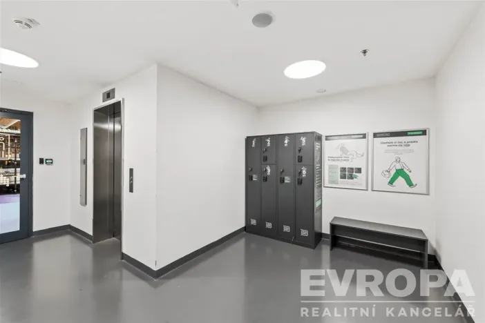 Pronájem kanceláře, Praha - Holešovice, Plynární, 670 m2