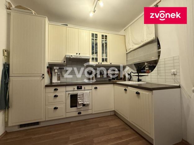 Pronájem bytu 2+kk, Zlín, Plesníkova, 46 m2