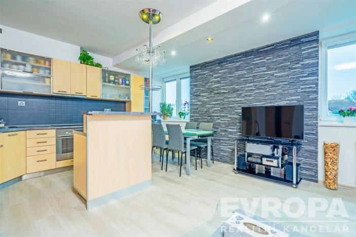 Prodej bytu 3+kk, Hradec Králové - Třebeš, Ve Stromovce, 74 m2