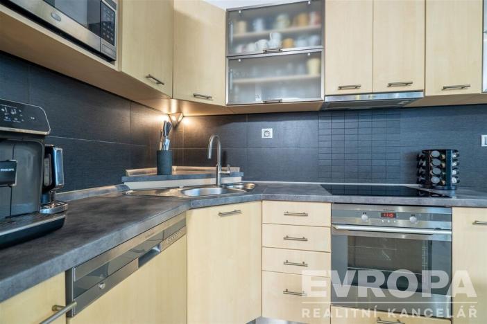 Prodej bytu 3+kk, Hradec Králové - Třebeš, Ve Stromovce, 74 m2