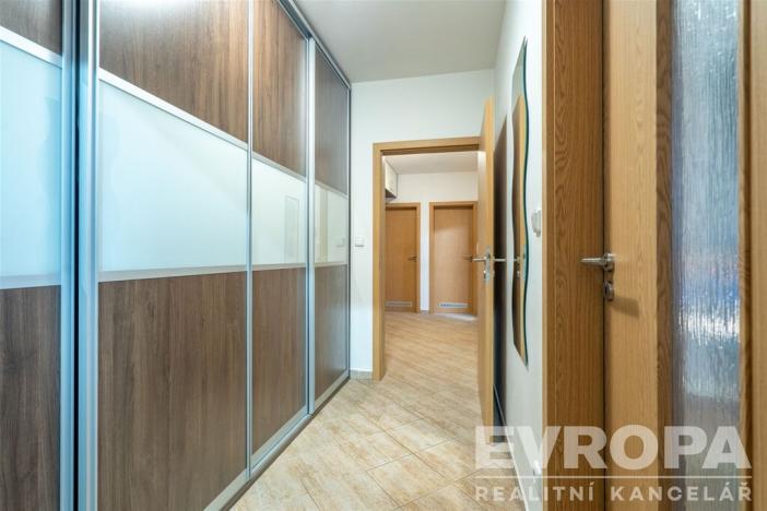 Prodej bytu 3+kk, Hradec Králové - Třebeš, Ve Stromovce, 74 m2