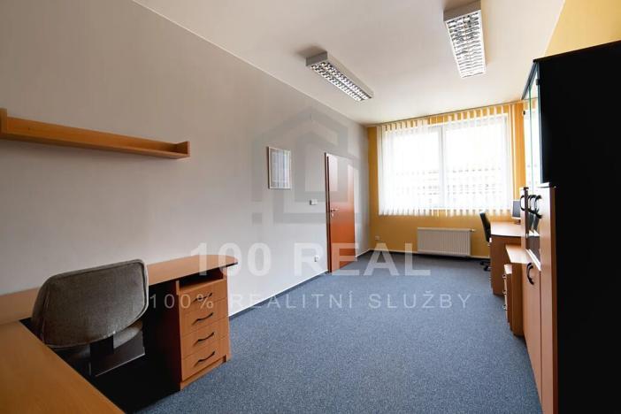 Pronájem kanceláře, Hradec Králové, Za Škodovkou, 93 m2