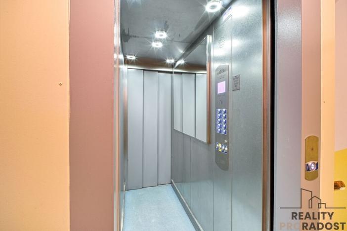 Prodej bytu 2+1, Ostrava - Poruba, Zdeňka Štěpánka, 54 m2