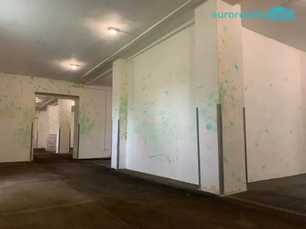 Pronájem skladu, Karlovy Vary, Sokolovská, 300 m2