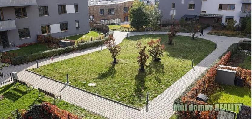 Pronájem bytu 1+kk, Praha - Hloubětín, Waltariho, 32 m2