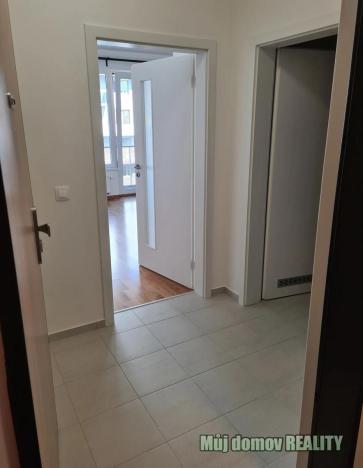 Pronájem bytu 1+kk, Praha - Hloubětín, Waltariho, 32 m2