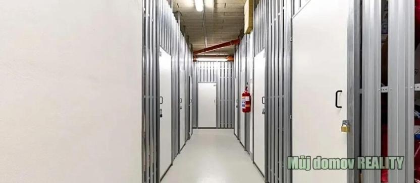 Pronájem bytu 1+kk, Praha - Hloubětín, Waltariho, 32 m2