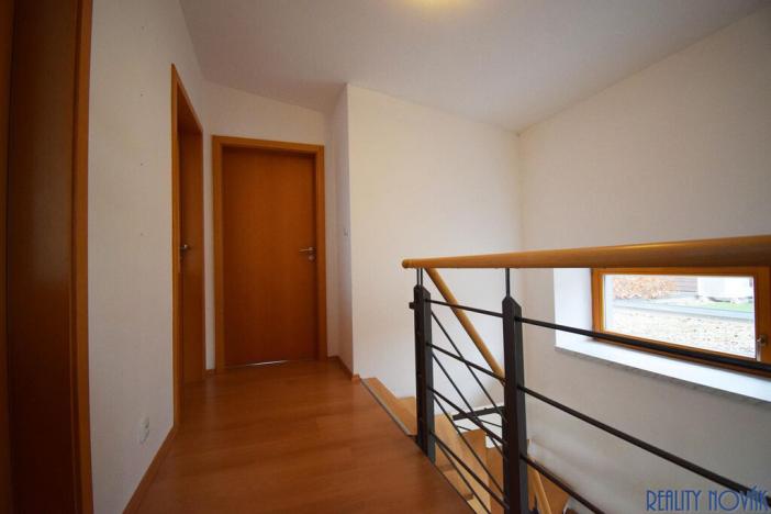 Pronájem rodinného domu, Praha - Hloubětín, Stropnická, 142 m2