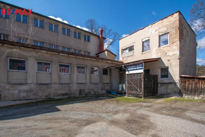 Prodej výrobních prostor, Úpice, Dr. Teuchmanna, 1817 m2