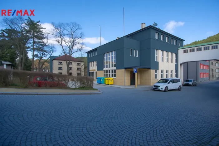 Prodej výrobních prostor, Úpice, Dr. Teuchmanna, 1817 m2