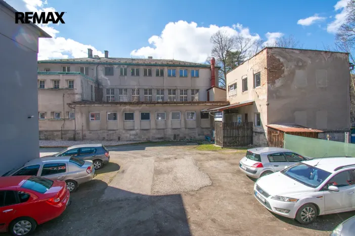 Prodej výrobních prostor, Úpice, Dr. Teuchmanna, 1817 m2