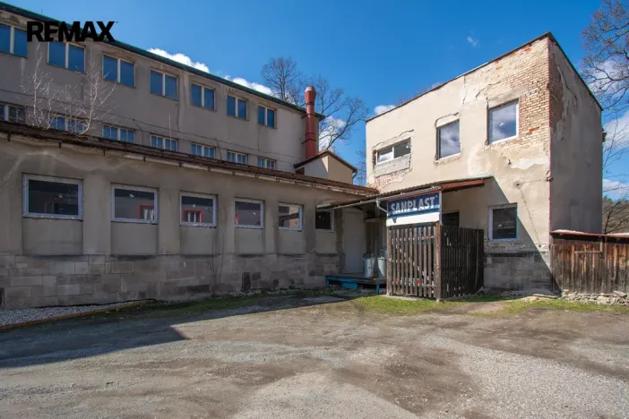 Prodej výrobních prostor, Úpice, Dr. Teuchmanna, 1817 m2