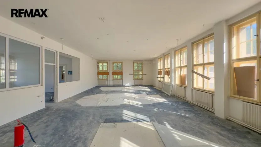 Prodej výrobních prostor, Úpice, Dr. Teuchmanna, 1817 m2