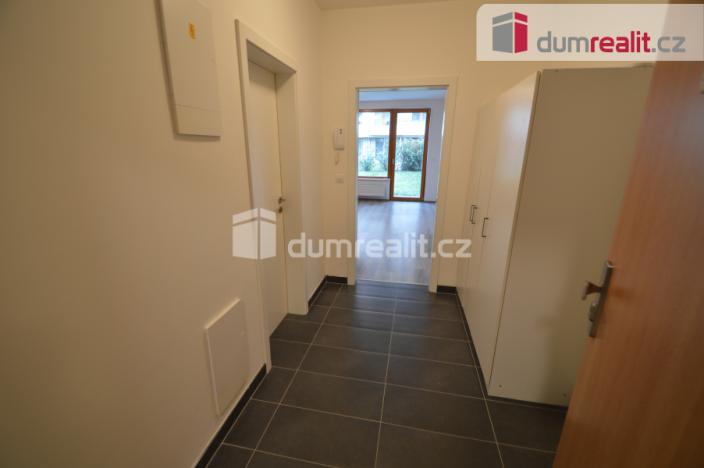 Pronájem bytu 1+kk, Praha - Hloubětín, Modrého, 35 m2